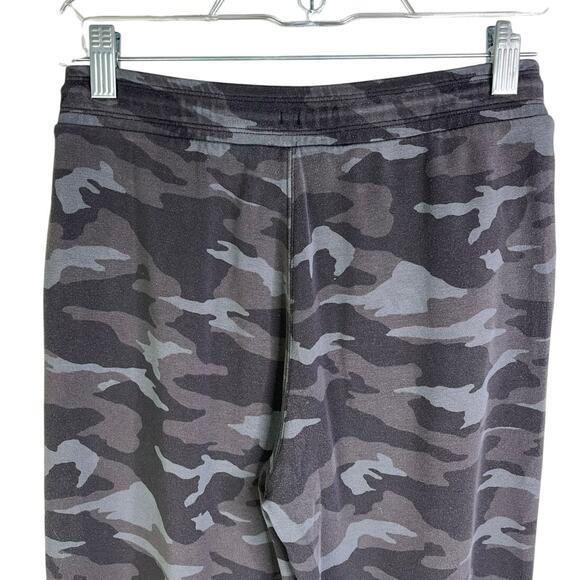 Athleta Girl Warm Up Jogger 14 Black Gray Camo Drawstring Sweatpants Zip Pocket - Picture 5 of 10